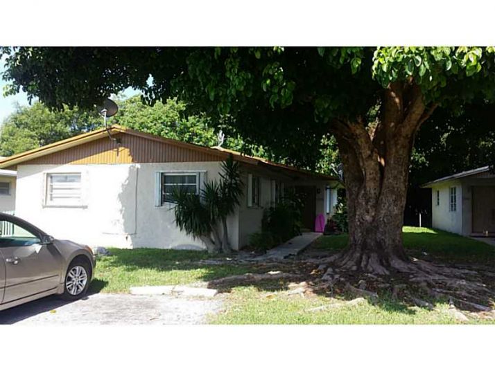 25420 SW 107 CT, Homestead, FL 33032