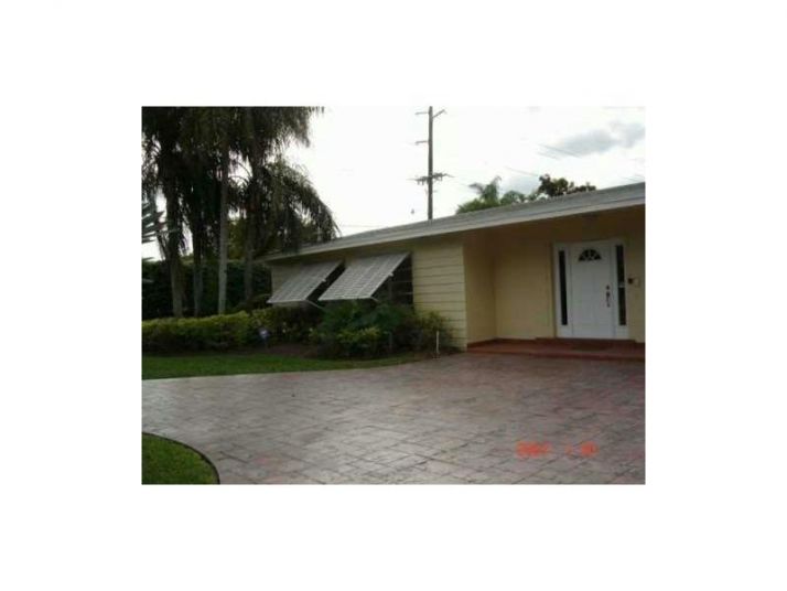 13560 SW 77 AV, Miami, FL 33156