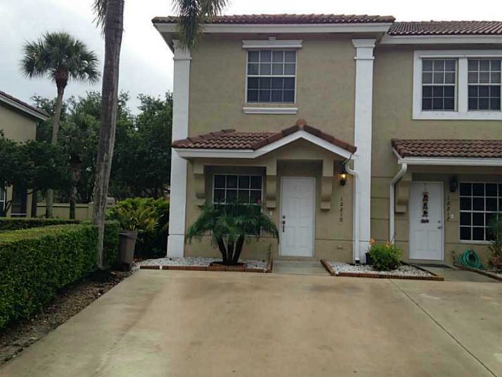 12210 SW 8 CT # -, Hollywood, FL 33025