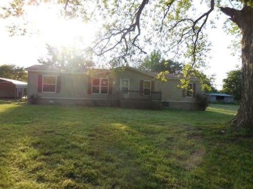 304 Levee Rd, Proctor, AR 72376