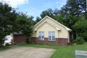 592 Albany Street, Tupelo, MS 38801