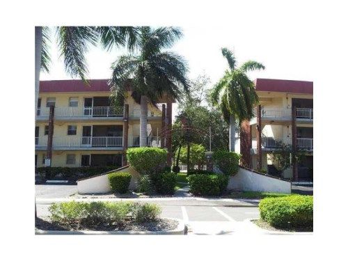 300 LAYNE BL # 305, Hallandale, FL 33009