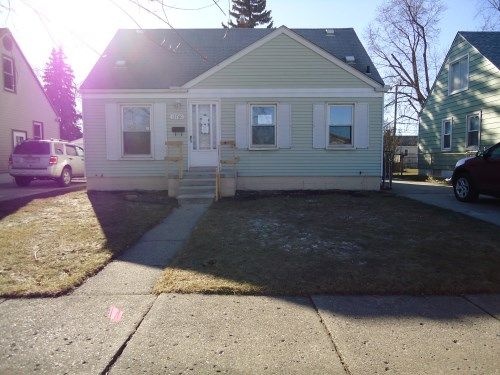 12760 Pearl St, Southgate, MI 48195