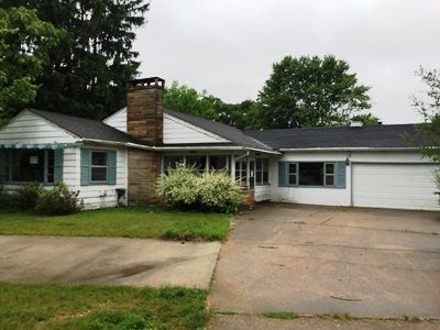 3209 Black Creek Rd, Muskegon, MI 49444