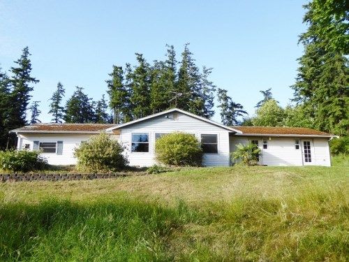 945 E Crescent Harbor Road, Oak Harbor, WA 98277