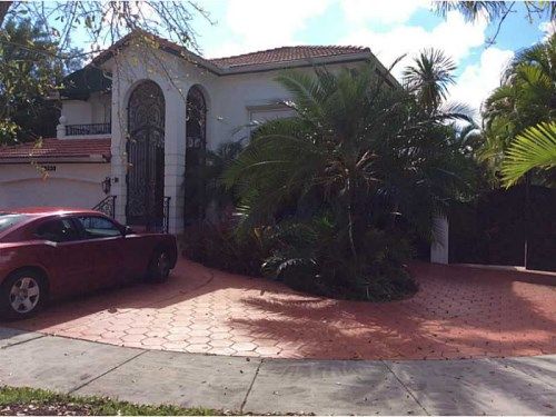 16330 NW 84 CT, Hialeah, FL 33016