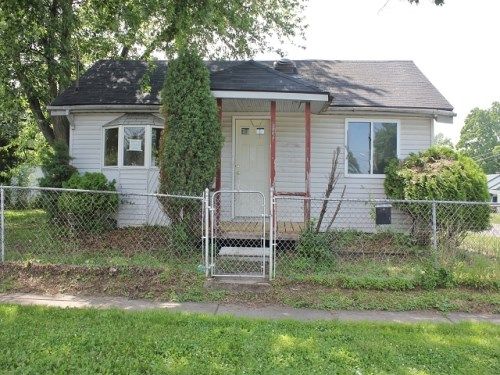 4102 Tuxedo Ave, Flint, MI 48507