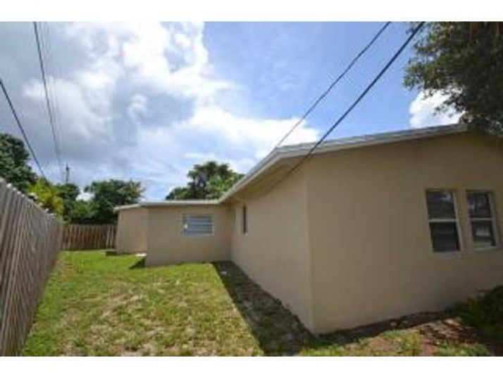 1501 NE 32 CT, Pompano Beach, FL 33064