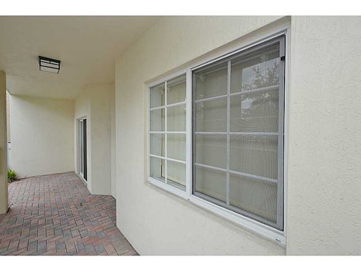 10710 NW 66 ST # 111, Miami, FL 33178