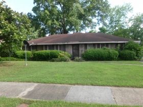 3724 Hunting Creek Rd, Montgomery, AL 36116