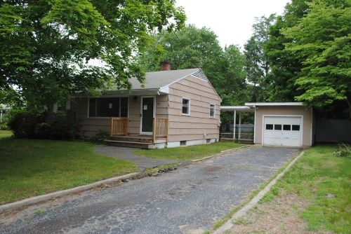 12 Knollwood Drive, Clinton, CT 06413