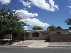 801 Kentucky St SE, Albuquerque, NM 87108