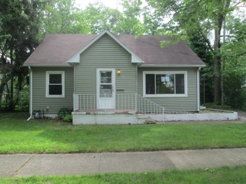 1185 Lavette Ave, Benton Harbor, MI 49022