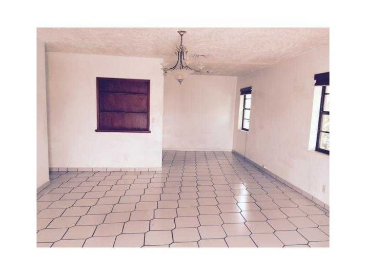 42 W 33 ST, Hialeah, FL 33012