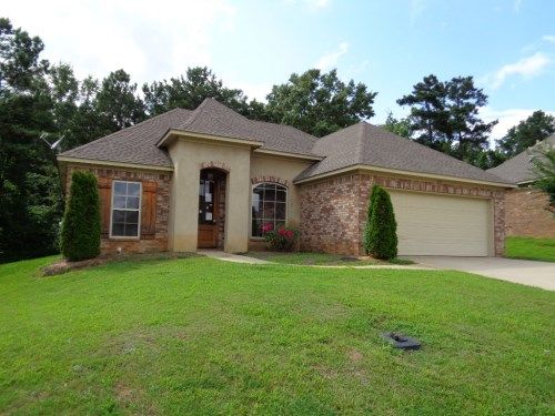 425 Silver Hill, Pearl, MS 39208