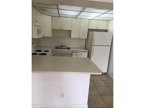 8290 Lake Dr # 550, Miami, FL 33166