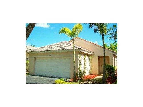 4303 Greenbriar Ln, Fort Lauderdale, FL 33331