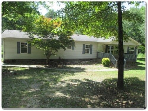 1042 Pettus Ln, Lincolnton, NC 28092