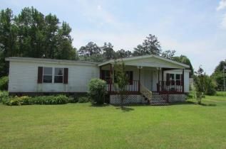 618 Hl Locklear Rd, Pembroke, NC 28372