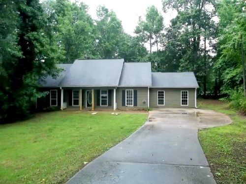 10 Lismore Lane, Newnan, GA 30263