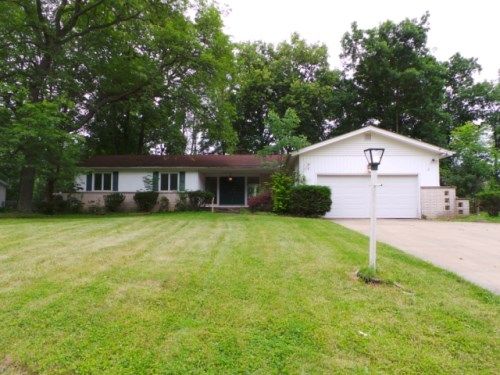 18647 Evergreen Dr, Strongsville, OH 44149