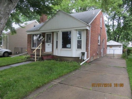 20855 Lennon St, Harper Woods, MI 48225