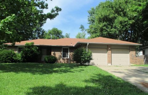 3004 S Ponca Dr, Independence, MO 64057