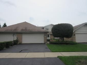 18421 Lakeview Circle East, Tinley Park, IL 60477