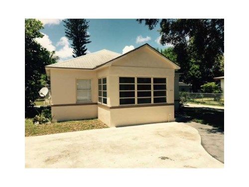 208 SW 3 PL, Dania, FL 33004