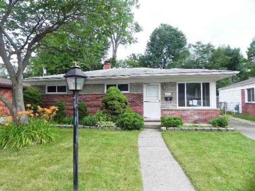 32301 Alvin St, Garden City, MI 48135