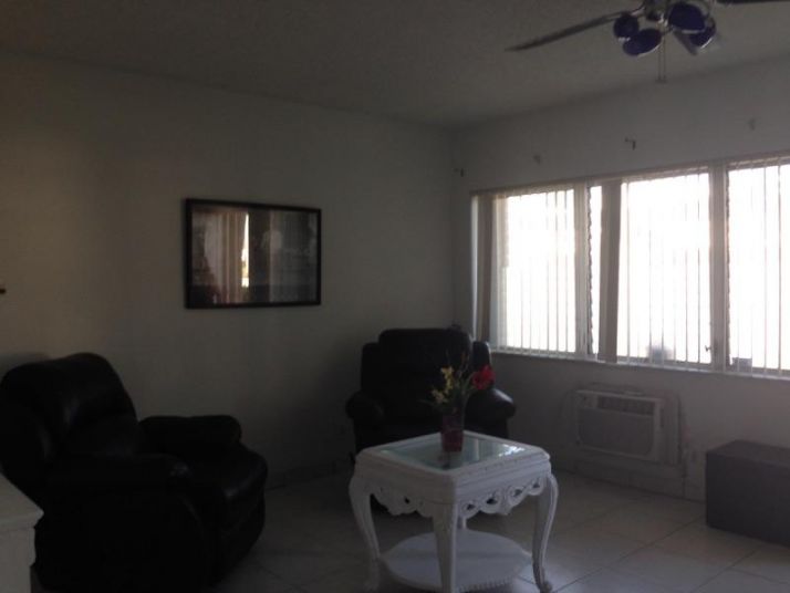 900 SW 11 AV # 3C, Hallandale, FL 33009