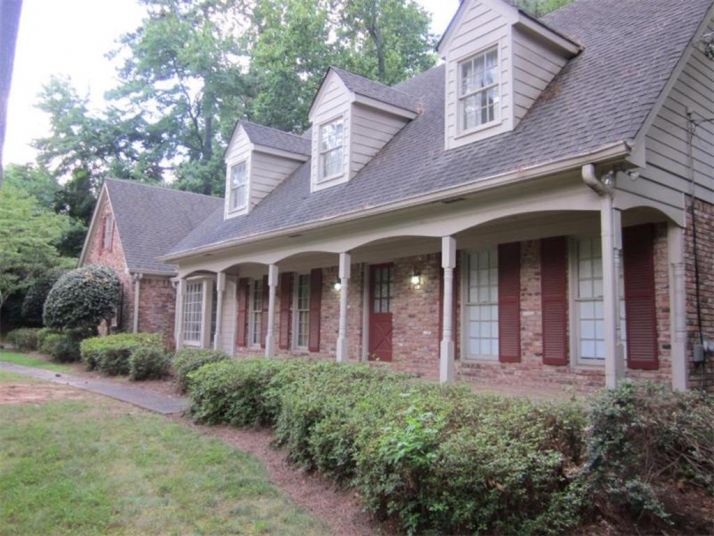 300 Hunters Trace Circle, Atlanta, GA 30328