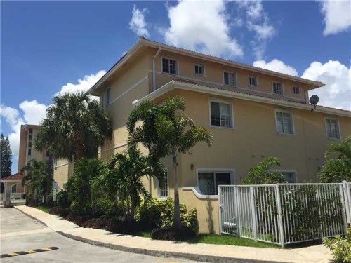 2082 NE 167 ST # 2082-2, Miami, FL 33162