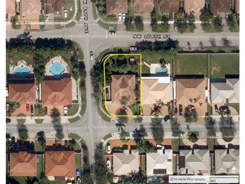 8897 NW 177 TE, Hialeah, FL 33018