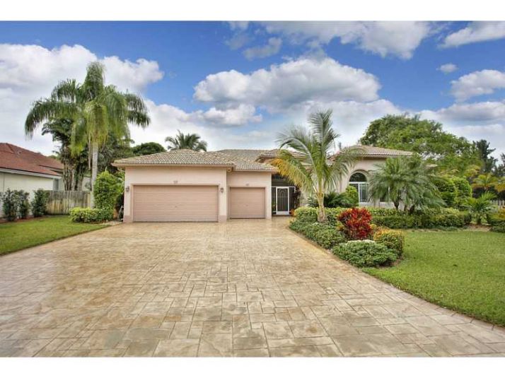 3110 FAIRWAYS DR, Homestead, FL 33035