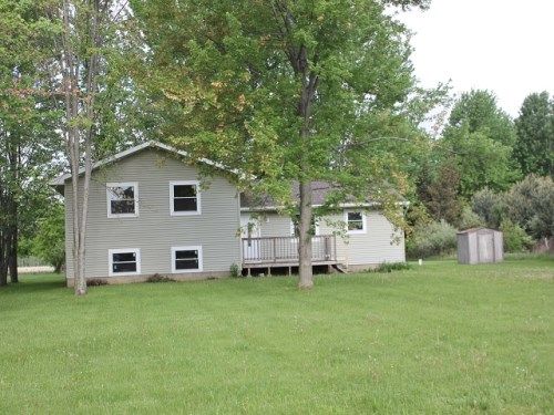 1942 Riniel Rd, Lennon, MI 48449