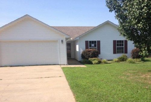 4 Geraldine St, Ward, AR 72176