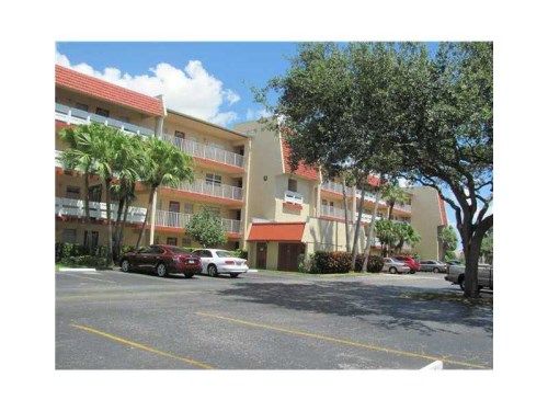 1055 COUNTRY CLUB DR # 306, Pompano Beach, FL 33063