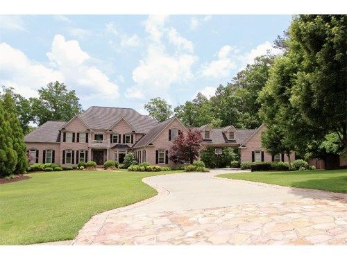 1055 Balmoral Lane, Roswell, GA 30075