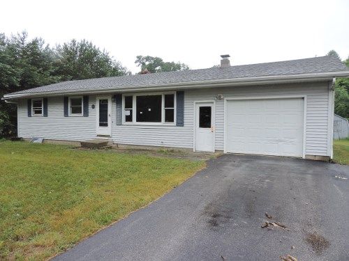 5860 Clymer Rd, Coloma, MI 49038