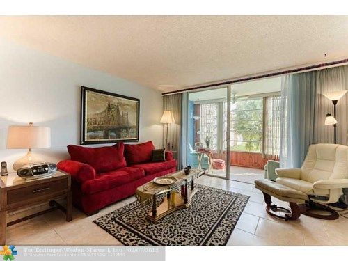 8060 N Sunrise Lakes Dr N # 202, Fort Lauderdale, FL 33322