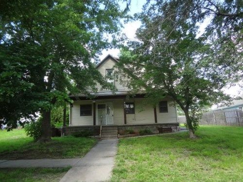 403 Elm St, Wakefield, KS 67487