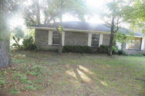 1244 Nixon Dr, Albany, GA 31705