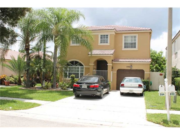 594 NW 157 LN, Hollywood, FL 33028