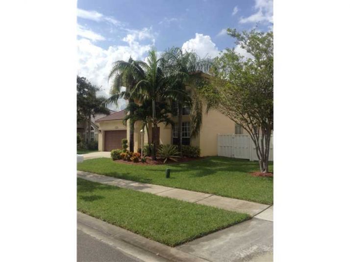 14247 NW 18 PL, Hollywood, FL 33028