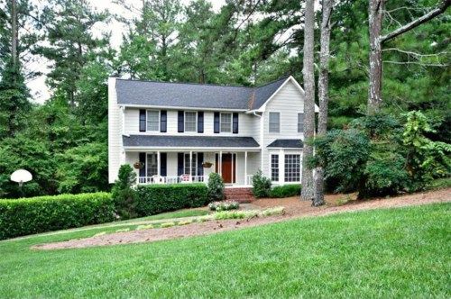 450 Silver Pine Trail, Roswell, GA 30076