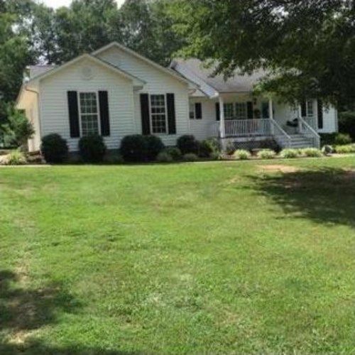 165 E Freeman Street, Maysville, GA 30558