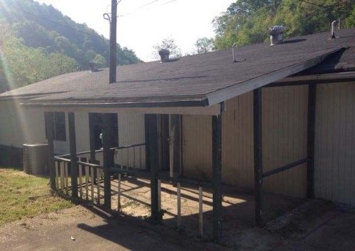 127 Osborne Br, Hi Hat, KY 41636