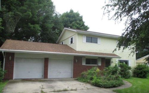 313 East Holley Drive, Kentland, IN 47951