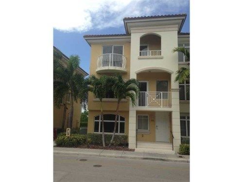 2751 NE 184 WY # 2751, Miami, FL 33180